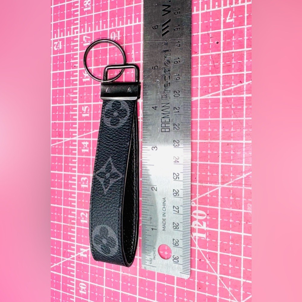 Lv Black Eclipse Monogram Keychain Key Holder - image 6